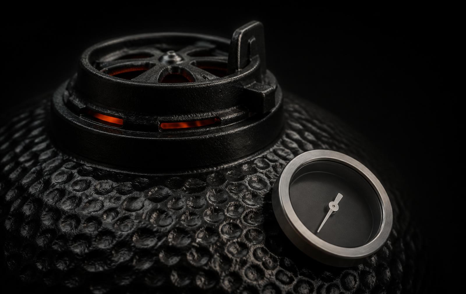 Cast iron top vent and thermometer detail